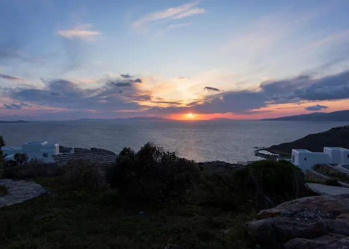 Stylish Mykonian Semi-private Huge Pool Lejlighed